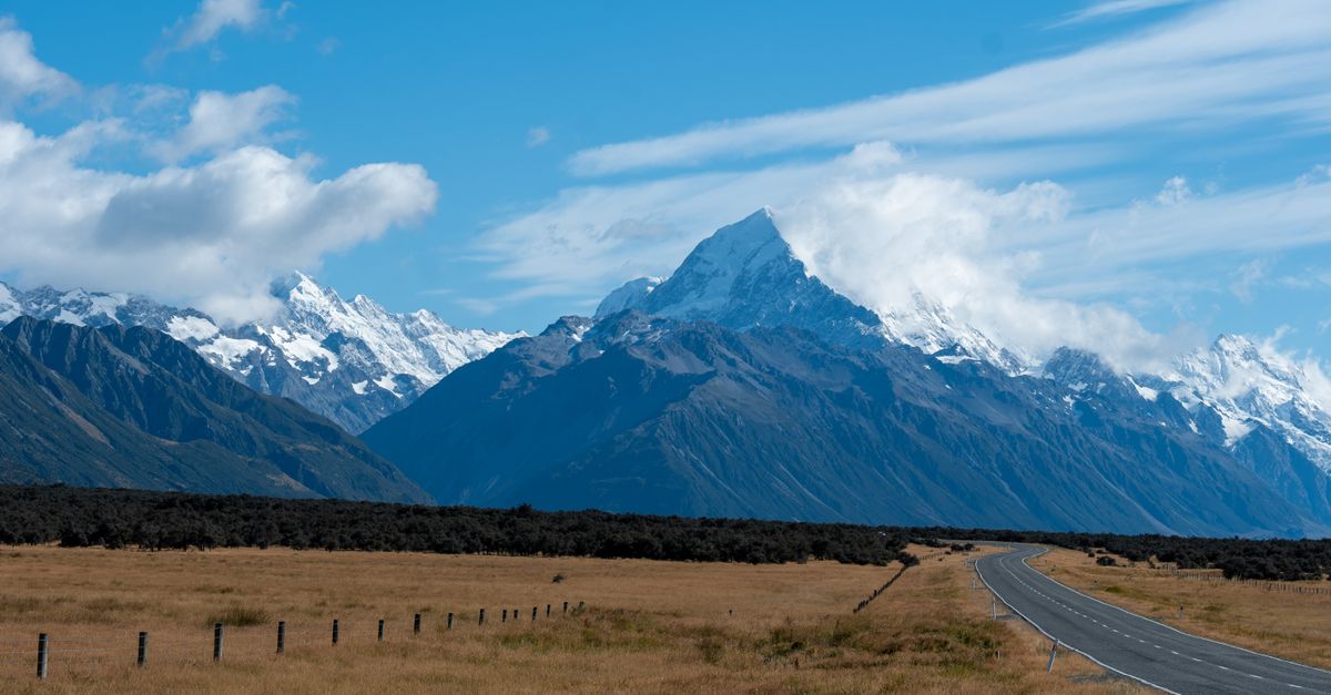 Road to Mount Cook in New Zealand